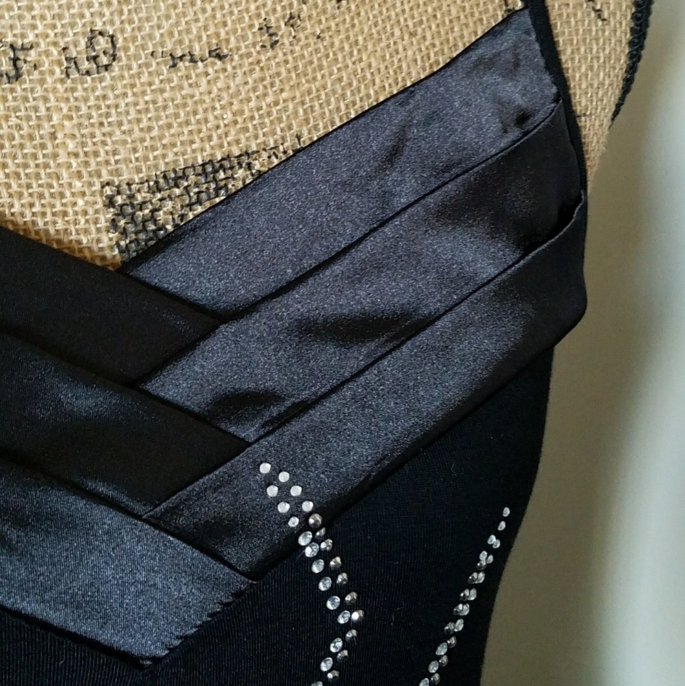 LAST 1 ! -Black cami w/rhinestone spider- size Sml - Picture 2 of 7